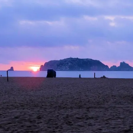 Beachfront In Spain With Marina Views 公寓 埃斯塔蒂特