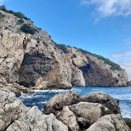 Beachfront In Spain With Marina Views * 埃斯塔蒂特